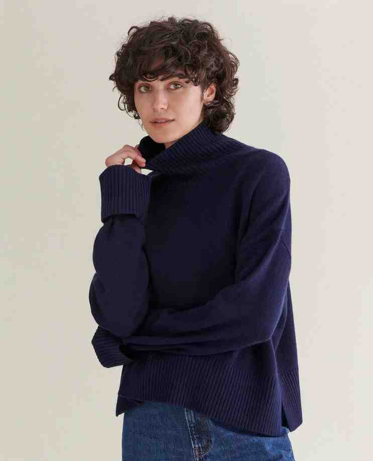 How to Search For a Trendy Collection of Cashmere Clothes in Online Stores?