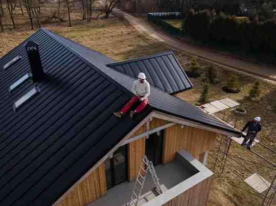 Roseville roofing contractor in California